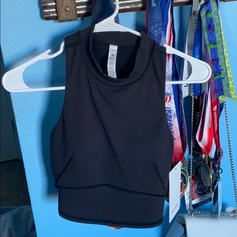 Lululemon cropped tank